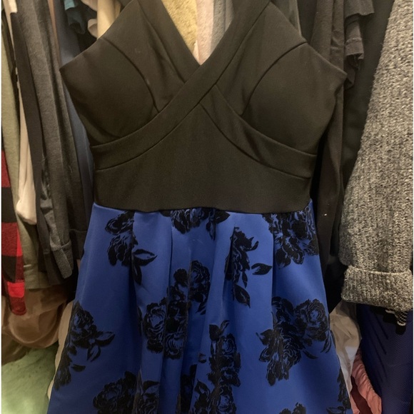 homecoming dress! - Picture 2 of 2